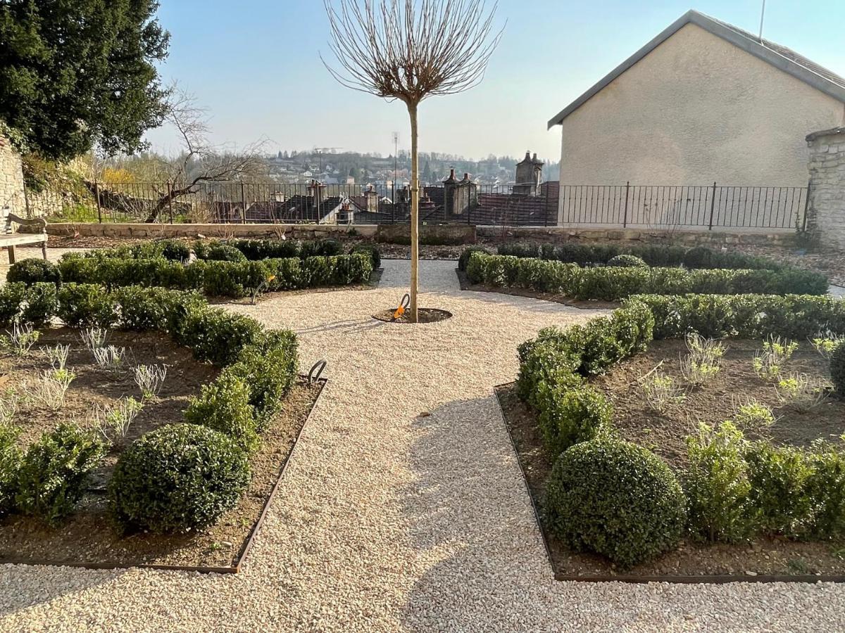 네프샤토 L'Orangerie B&B 외부 사진